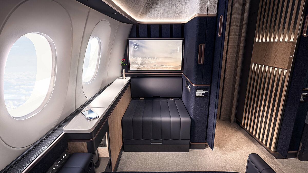 Lufthansa Allegris First Suite / Suite Plus — Suite entrance
